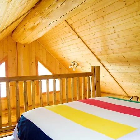 Porteau Cove Olympic Legacy Cabins Furry Creek Room photo