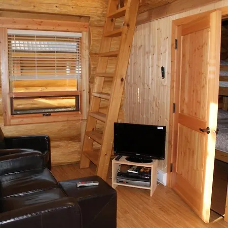 Porteau Cove Olympic Legacy Cabins Furry Creek Room photo